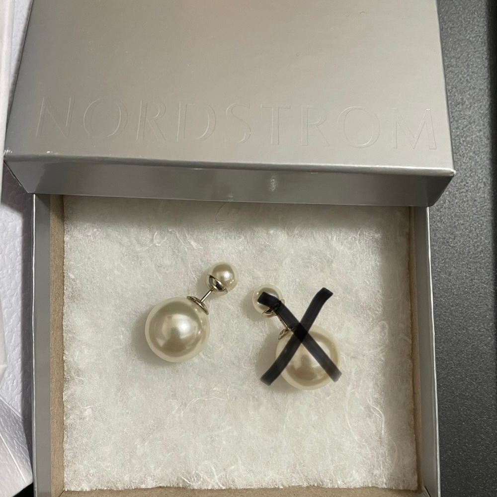 Dior Jadior Pearl earring - Single